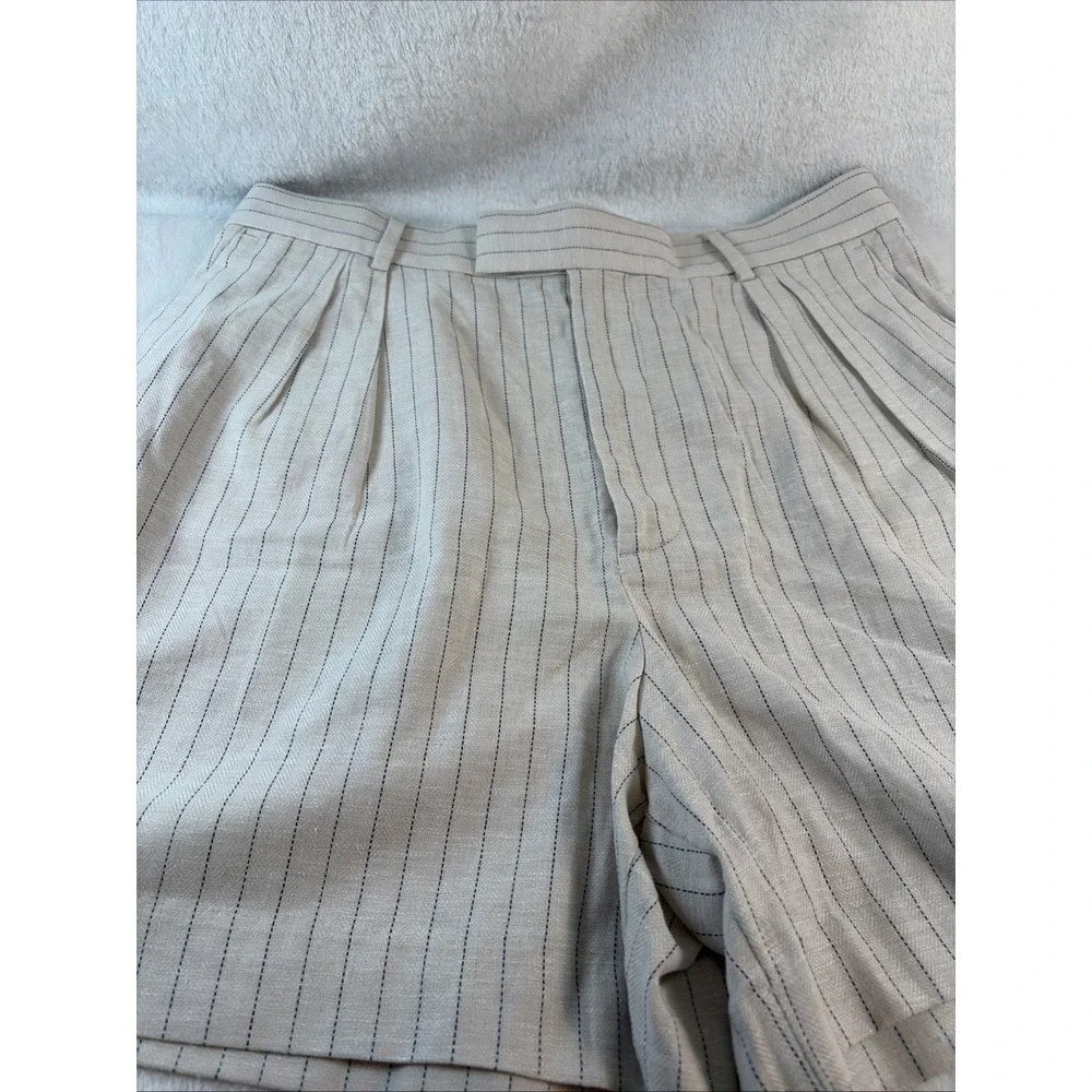 Banana Republic tailored silhouette